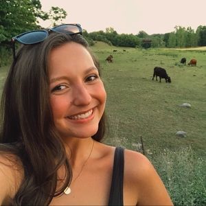 Meet your Posher, Abigail